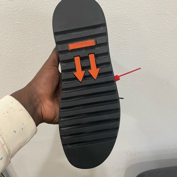 Off-White Moto wrapped sneaker - Picture 10 of 11